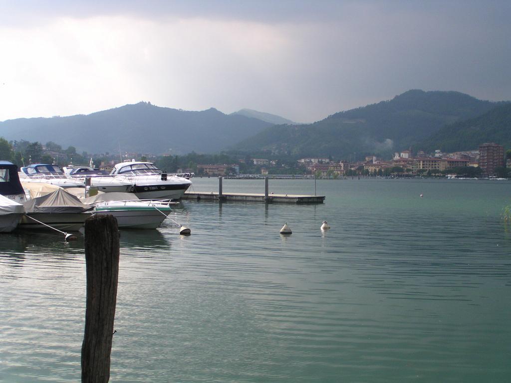 B&B Aria Di Lago Paratico Εξωτερικό φωτογραφία